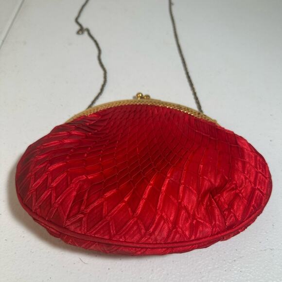 Elegant Red Quilted Women's Bag - Picture 2 of 6
